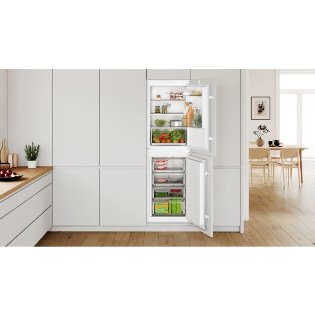 Bosch KIN85NSE0G 50/50 Integrated Frost Free Fridge Freezer